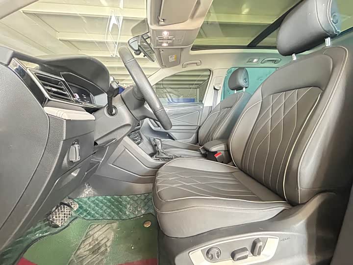 Фото 7 - Volkswagen Tiguan L Pro