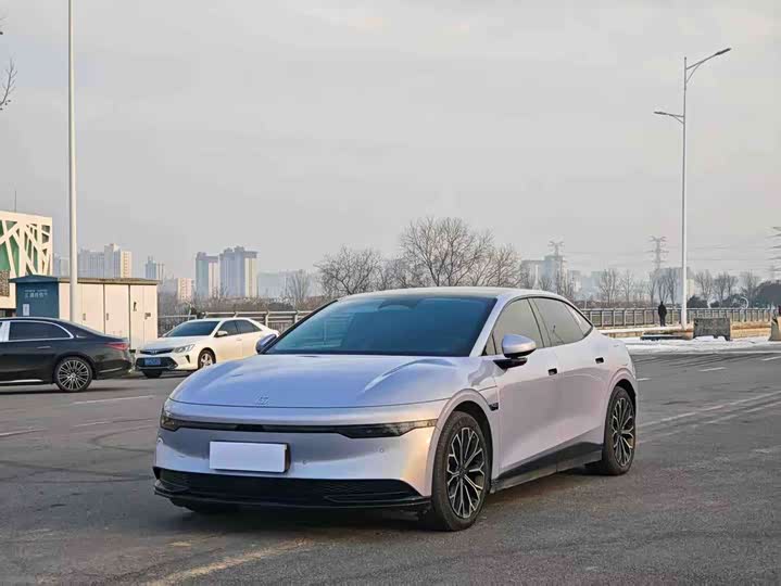 Фото 1 - Zeekr 007