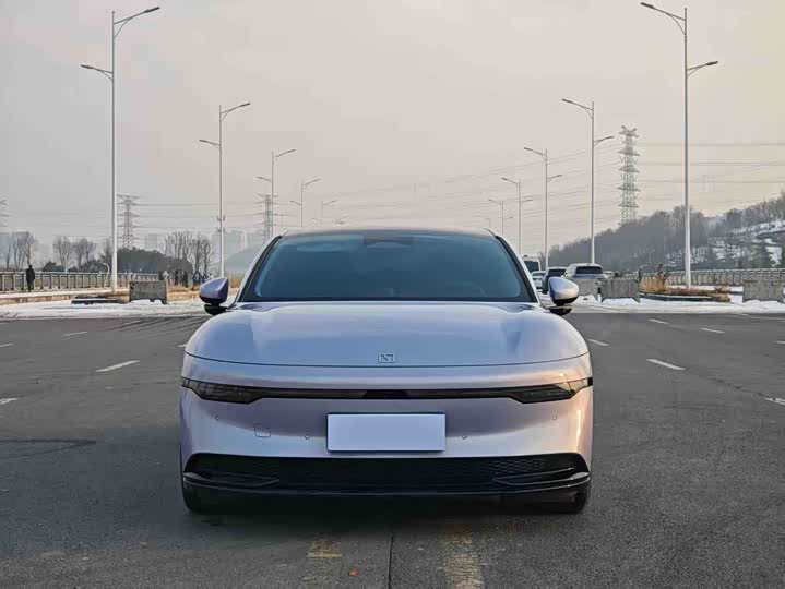 Фото 2 - Zeekr 007