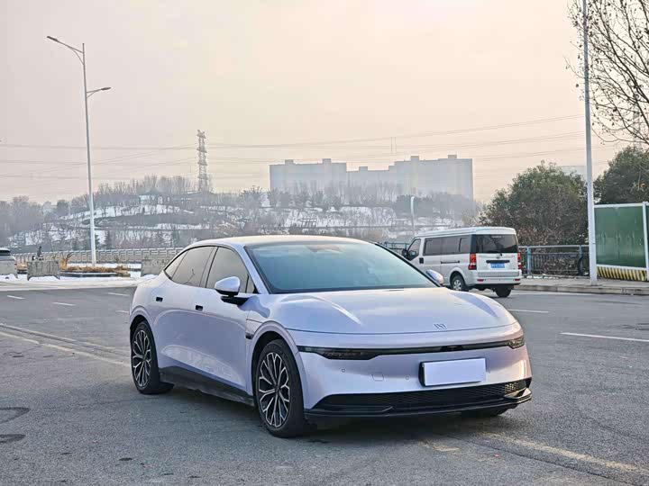 Фото 3 - Zeekr 007