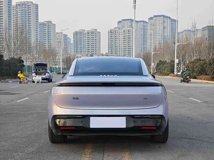 Фото 7 - Zeekr 007