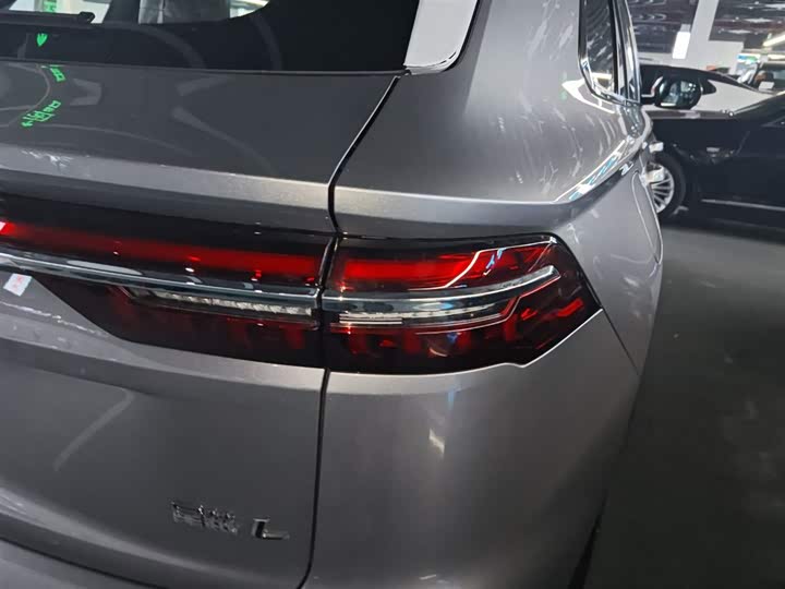 Фото 8 - Geely Monjaro