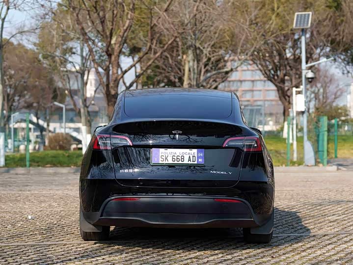 Фото 5 - Tesla Model Y
