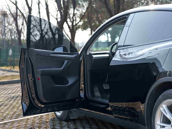 Фото 8 - Tesla Model Y