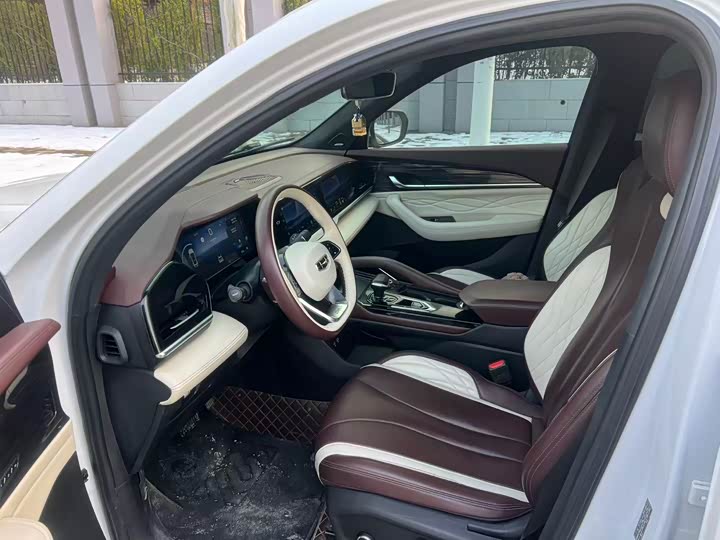 Фото 2 - Geely Monjaro