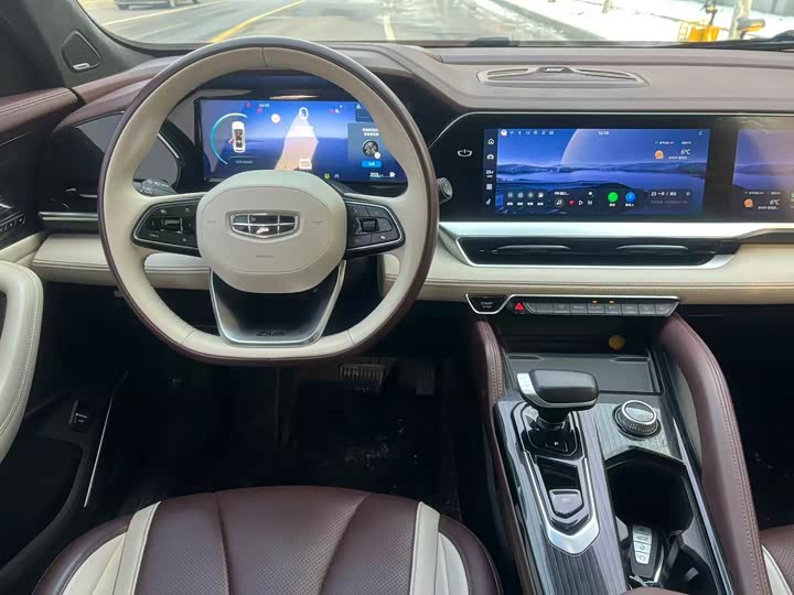 Фото 4 - Geely Monjaro