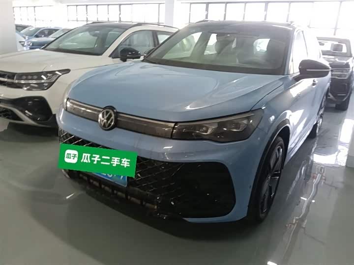 Фото 2 - Volkswagen Tiguan L Pro