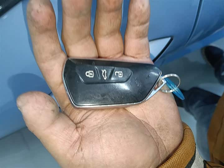 Фото 9 - Volkswagen Tiguan L Pro