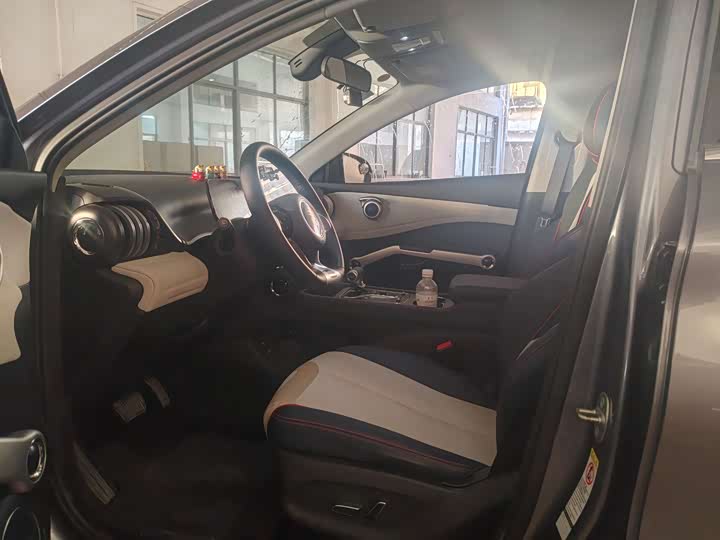 Фото 6 - BYD Yuan Plus