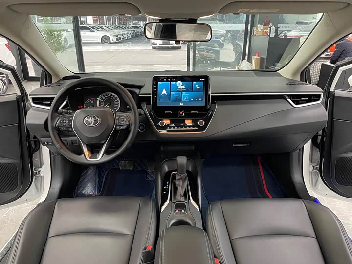 Фото 8 - Toyota Corolla