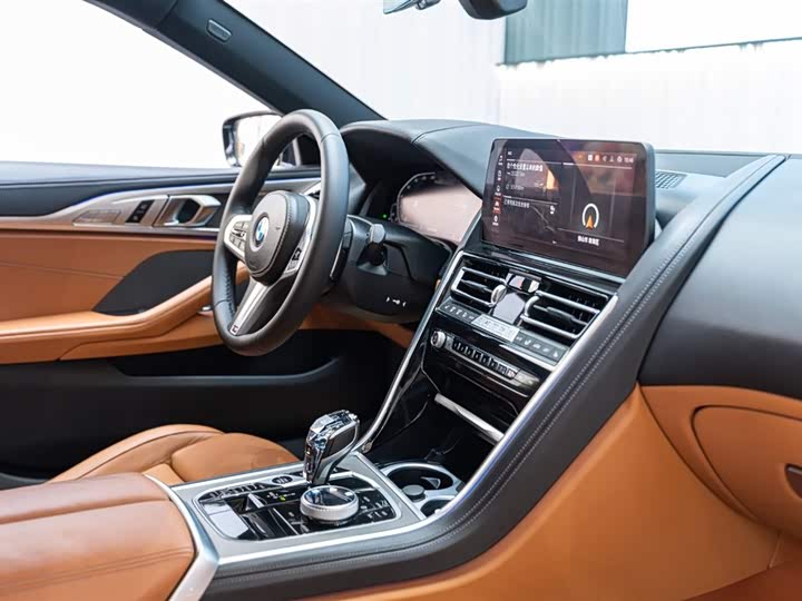 Фото 2 - BMW 8 Series