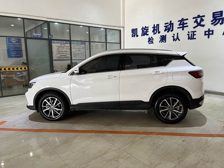 Фото 7 - Geely Coolray