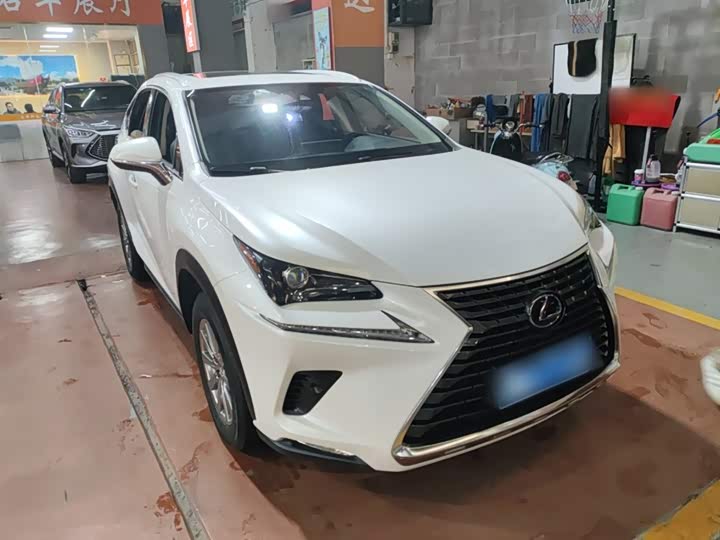 Фото 4 - Lexus NX
