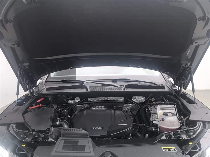 Фото 6 - Audi Q5L