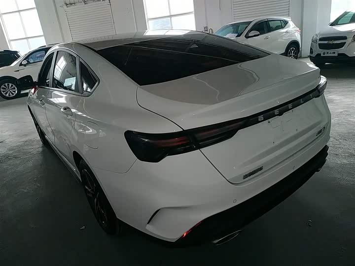 Фото 5 - Geely Binrui