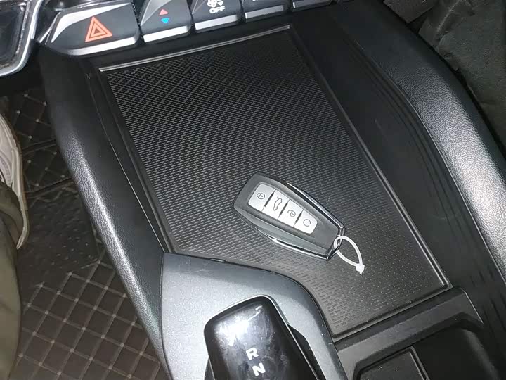 Фото 9 - Geely Binrui