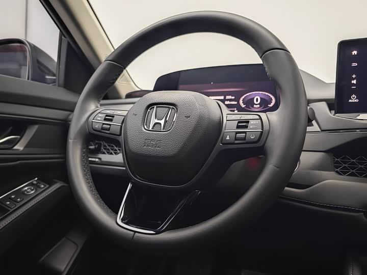 Фото 4 - Honda Accord