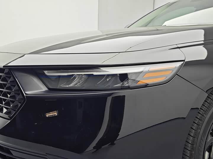 Фото 9 - Honda Accord