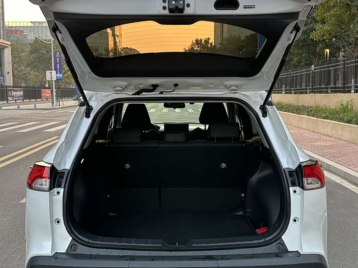 Фото 7 - Toyota Corolla Cross