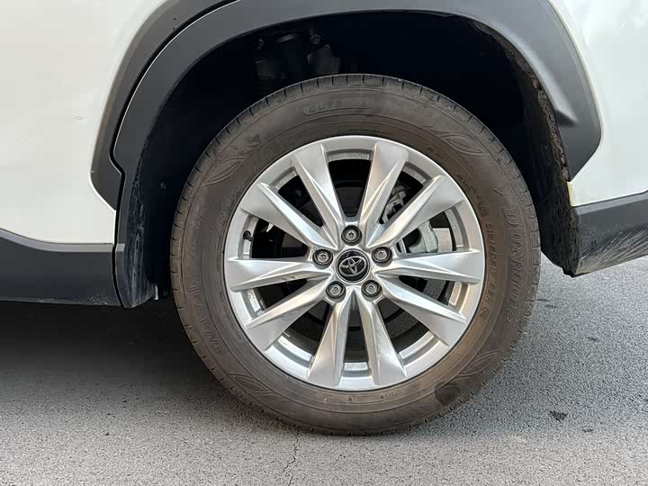 Фото 8 - Toyota Corolla Cross