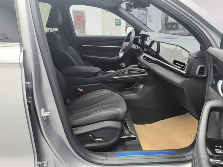 Фото 8 - Geely Monjaro