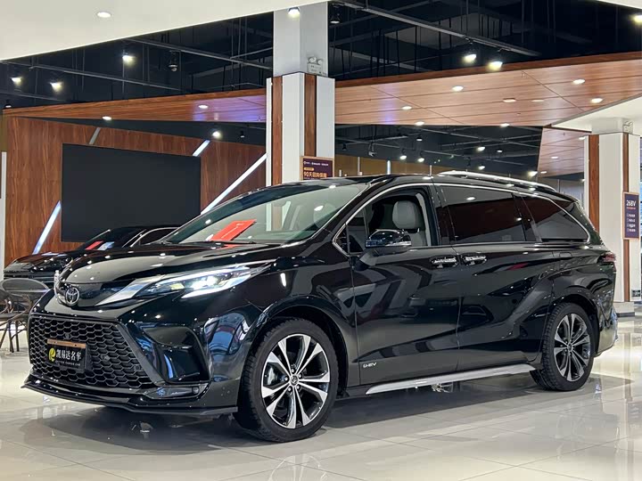 Фото 1 - Toyota Granvia