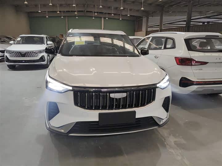 Фото 3 - Geely Atlas