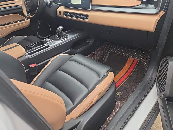 Фото 8 - Geely Icon