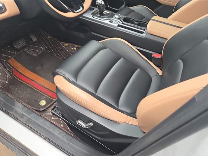 Фото 9 - Geely Icon