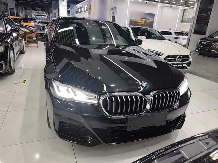 Фото 3 - BMW 5 Series