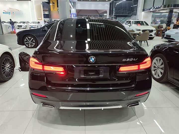 Фото 6 - BMW 5 Series