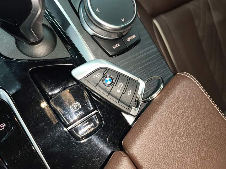 Фото 9 - BMW 5 Series