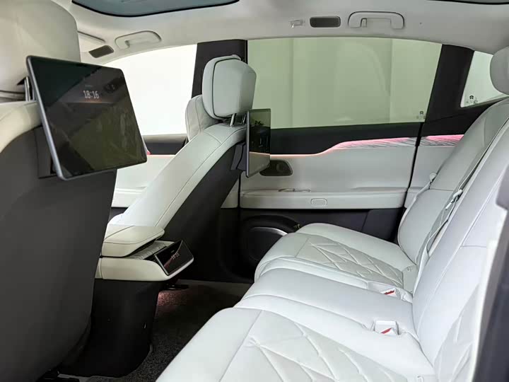 Фото 6 - Nio ET7