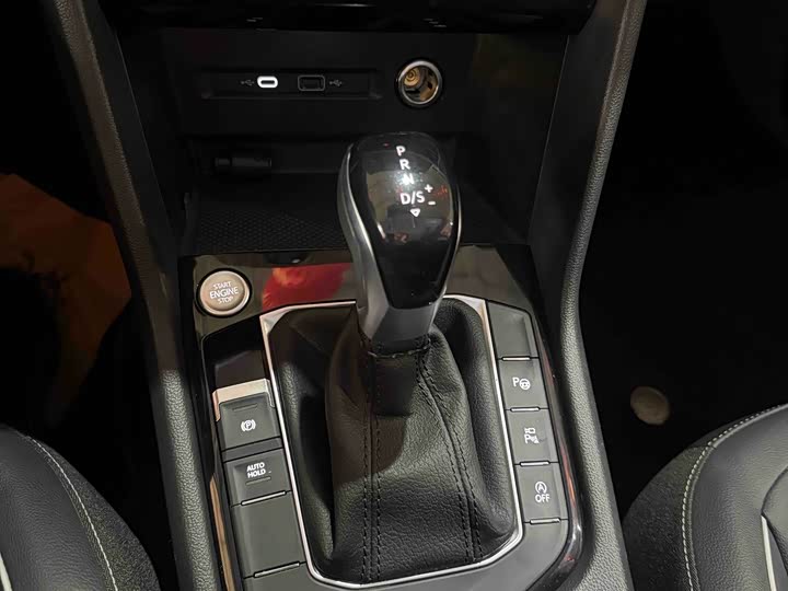 Фото 7 - Volkswagen Tiguan L Pro