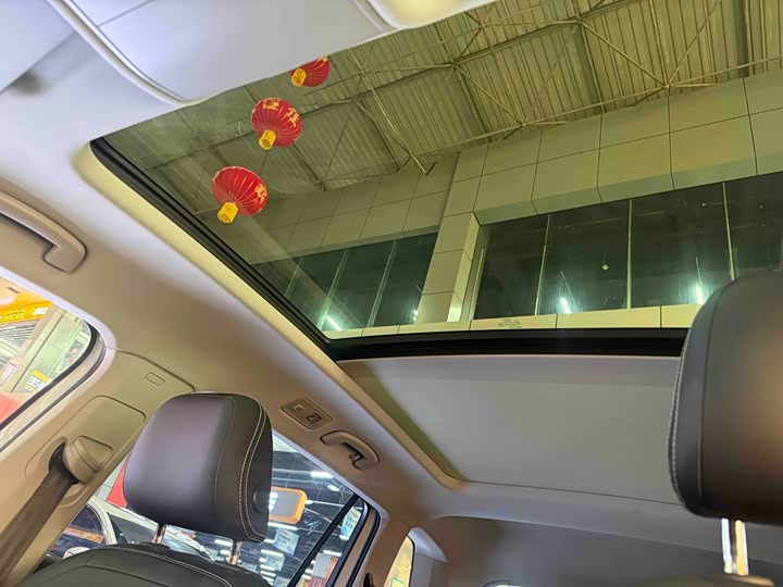 Фото 8 - Volkswagen Tiguan L Pro