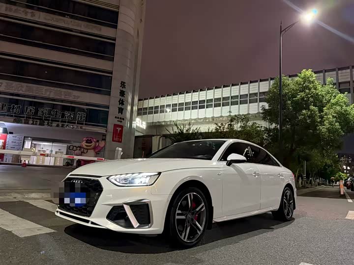 Фото 1 - Audi A4L