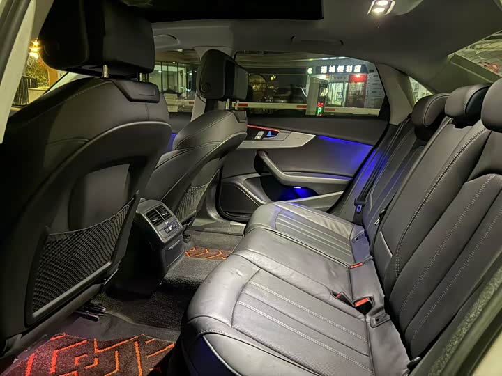 Фото 5 - Audi A4L