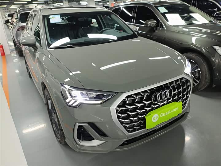 Фото 4 - Audi Q3