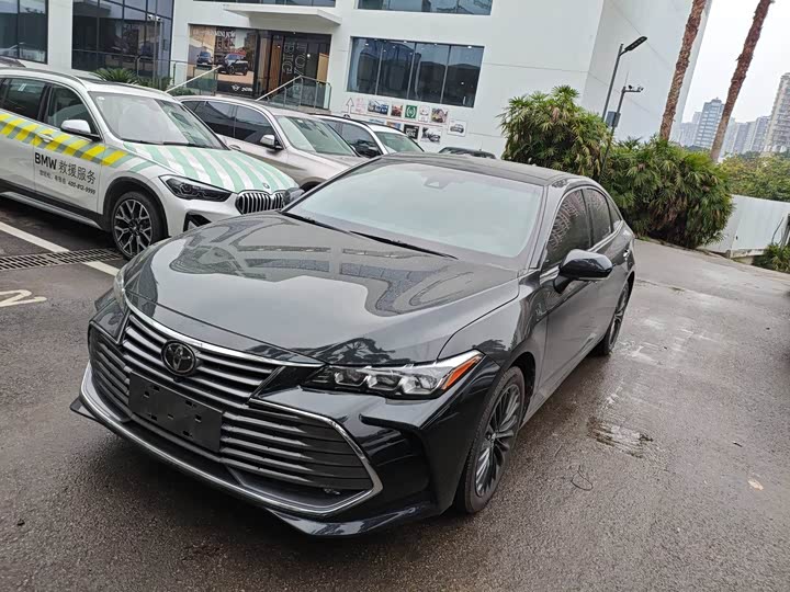 Фото 1 - Toyota Avalon