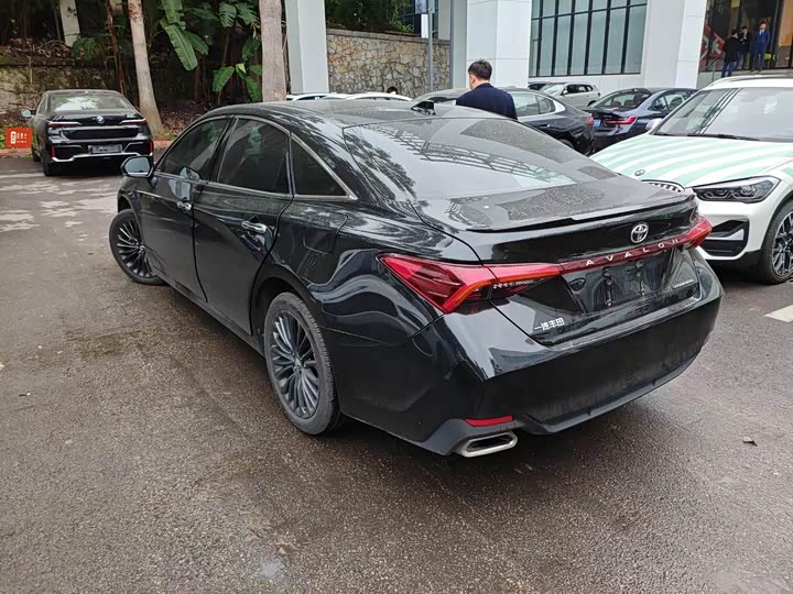 Фото 4 - Toyota Avalon