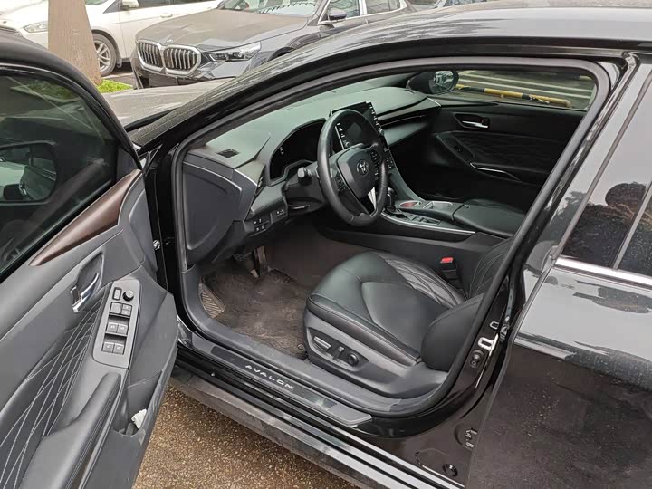 Фото 7 - Toyota Avalon