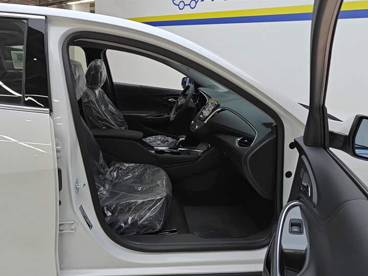 Фото 8 - Chevrolet Malibu XL