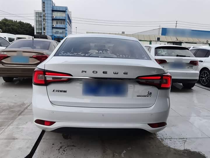 Фото 6 - Roewe i5