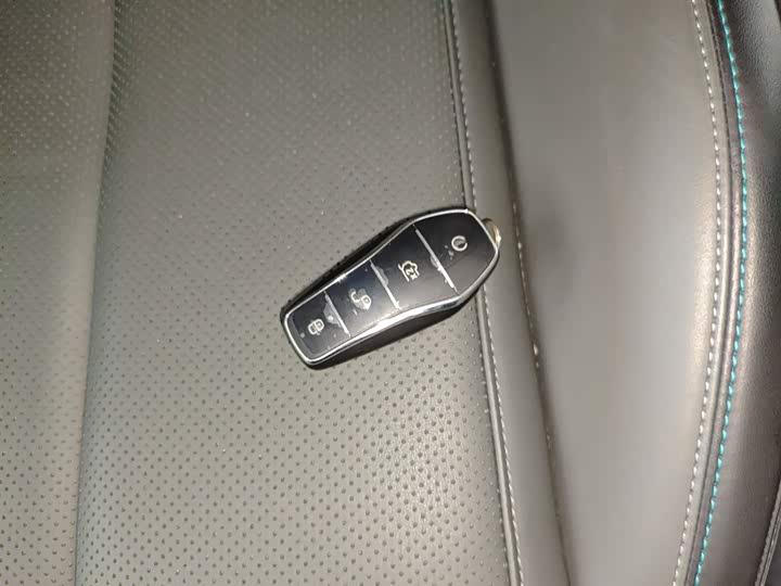 Фото 9 - BYD Qin L