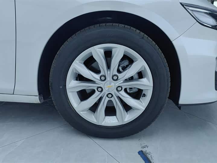 Фото 6 - Chevrolet Malibu XL