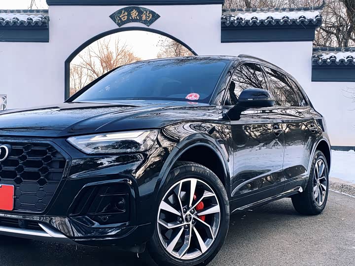 Фото 2 - Audi Q5L