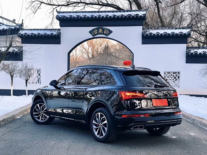 Фото 5 - Audi Q5L