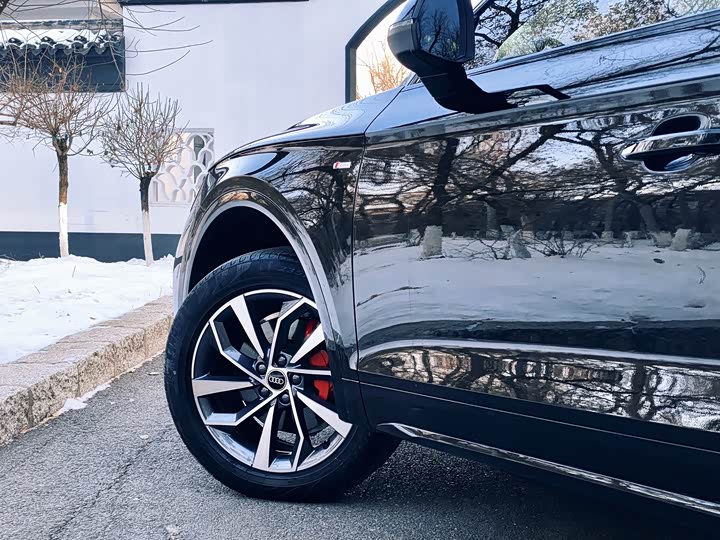 Фото 6 - Audi Q5L