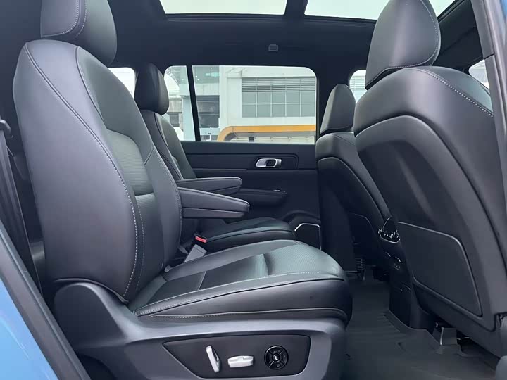 Фото 9 - LiXiang One