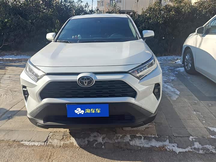 Фото 2 - Toyota RAV4